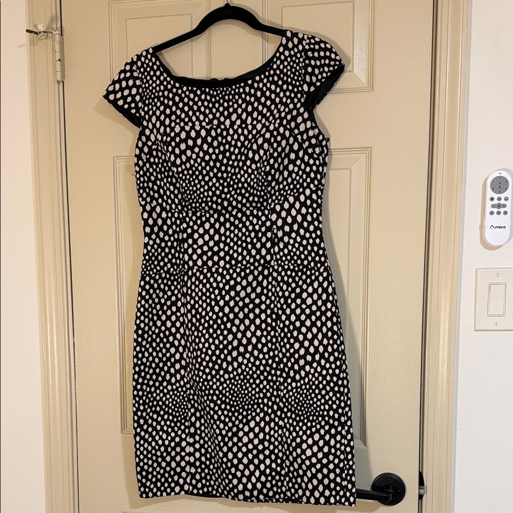 Tahari Black and Tan Patterned Mini Dress Sz6 CW04
